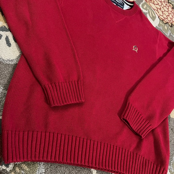 Tommy Hilfigire Crewneck (Red) - Picture 4 of 6